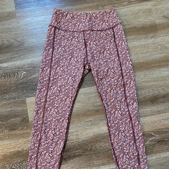 Madewell Floral Workout Leggings. Medium. Like New. - Picture 3 of 3